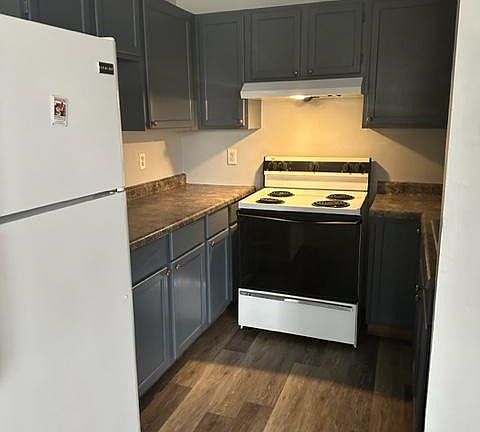 2nd image of 2030 W 9th St #B
