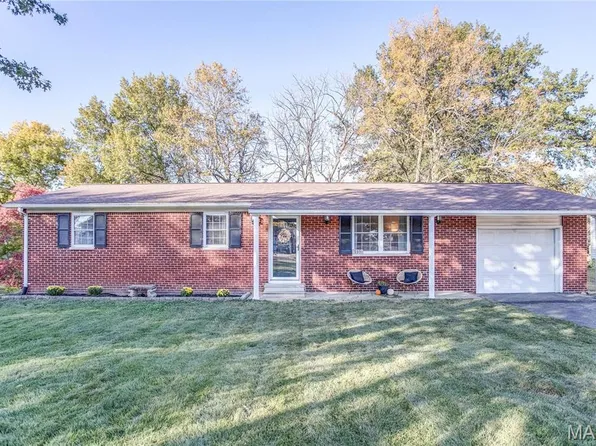 115 Echo Ln, Bethalto, IL 62010