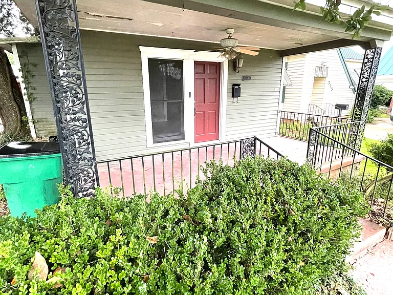 313 N Avenue H — Photo 5