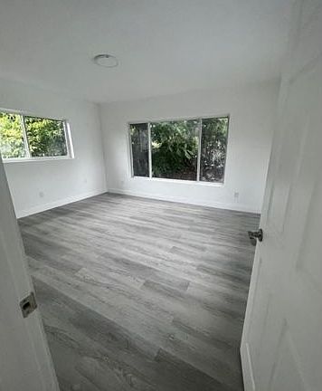 3rd image of 9501 Little River Blvd