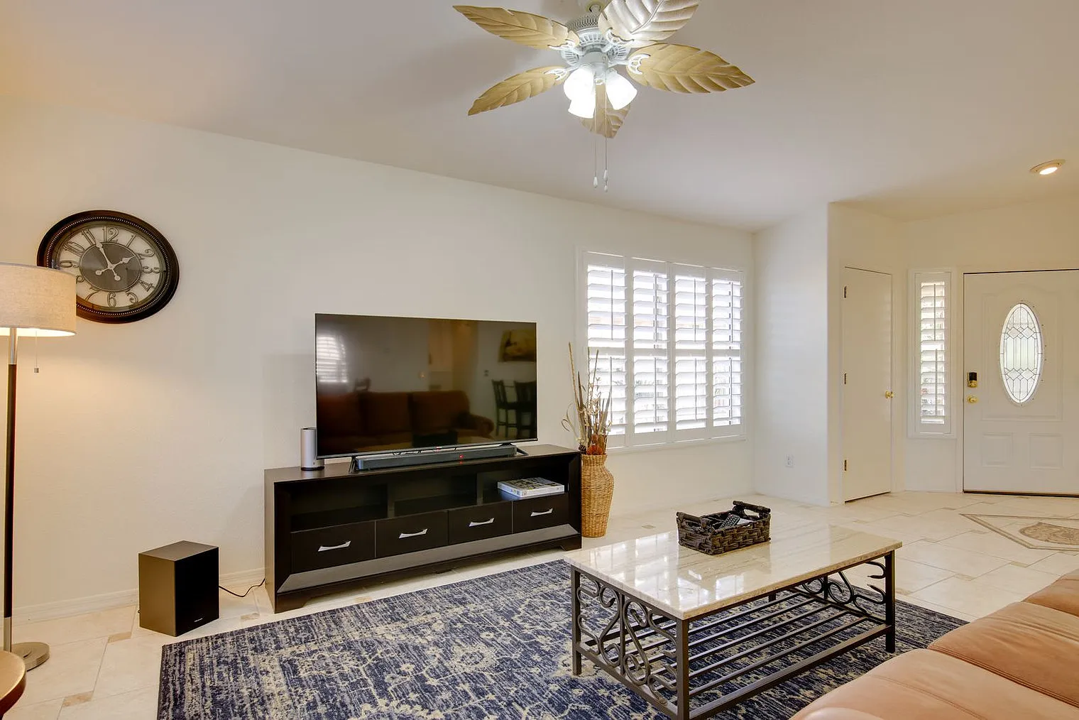 2 bed, 2.0 bath, 1323 sqft, $3,128 — Photo 4