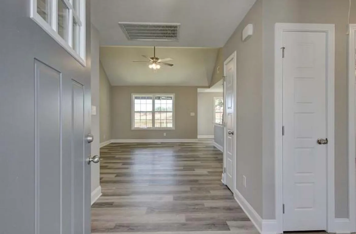 1253 Cardinal Creek Dr — Photo 3