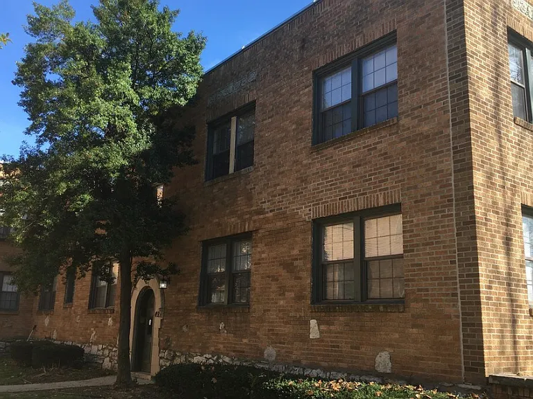 4513 Roanoke Pkwy #4 — Photo 1