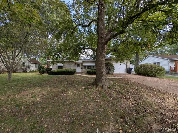 1610 Berkley Ln, Belleville, IL 62226