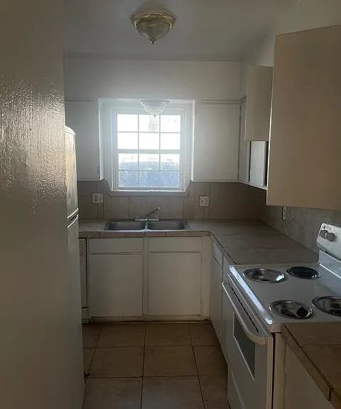 4322 S Agnew Ave — Photo 3