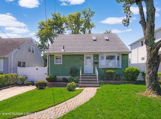 582 Rathbun Ave, Staten Island, NY 10312