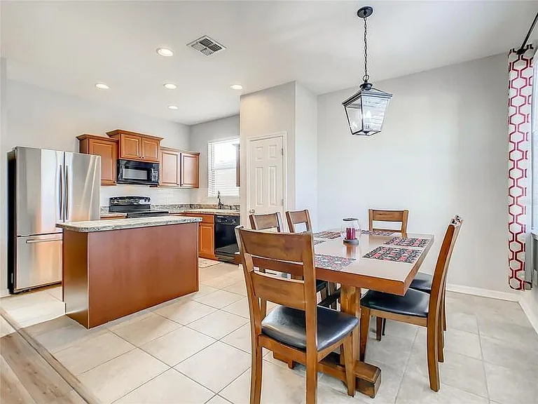 210 Blackstone Creek Rd — Photo 11