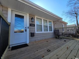 1102 Coolidge Ave, Pekin, IL 61554