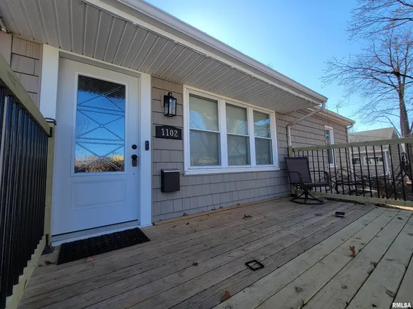 1102 Coolidge Ave, Pekin, IL 61554