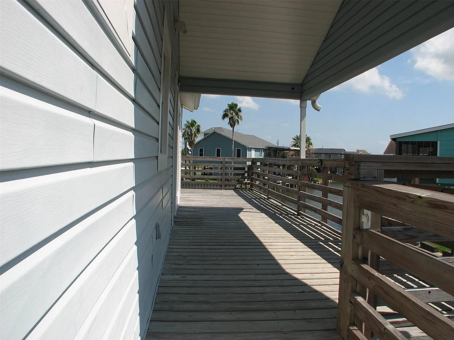 3 bed, 2.5 bath, 1080 sqft, $2,100 — Photo 3
