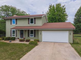 6 Blue Jay Ct, Le Roy, IL 61752