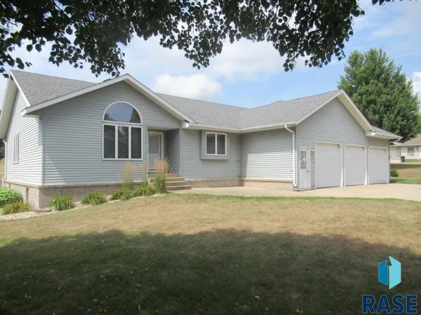 241 6th St, Chandler, MN 56122