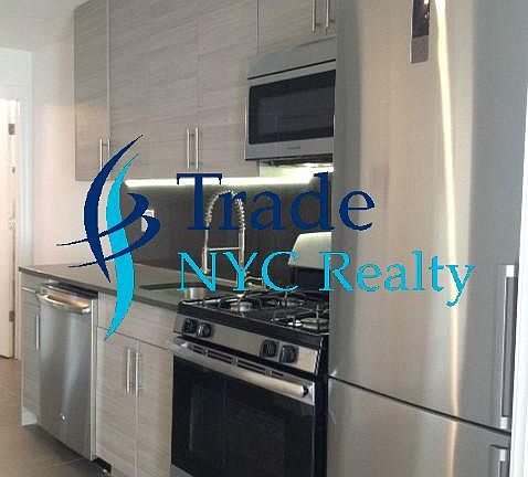 5th image of 621 E 6th St APT 4