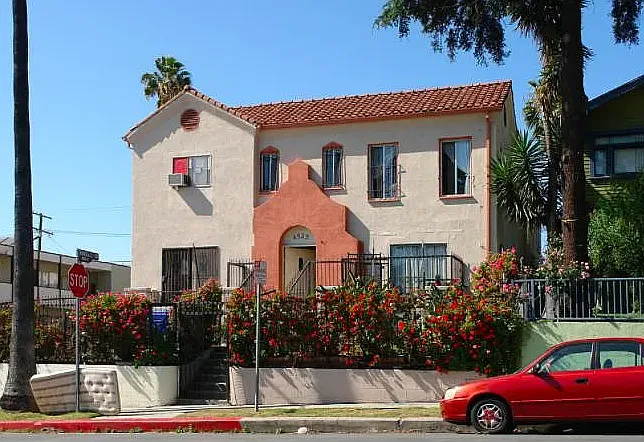 4525 Rosewood Ave #2 — Photo 4