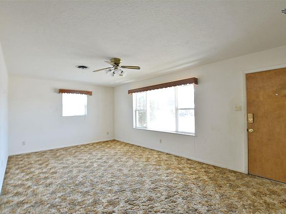 3rd image of 1421 S Avenue E