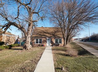 209 Iroquois Rd, Hillside, IL 60162