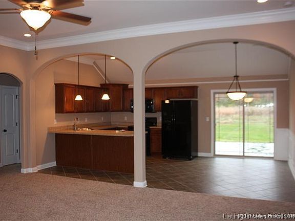 4th image of 2742 Crescent Hill Drive #86