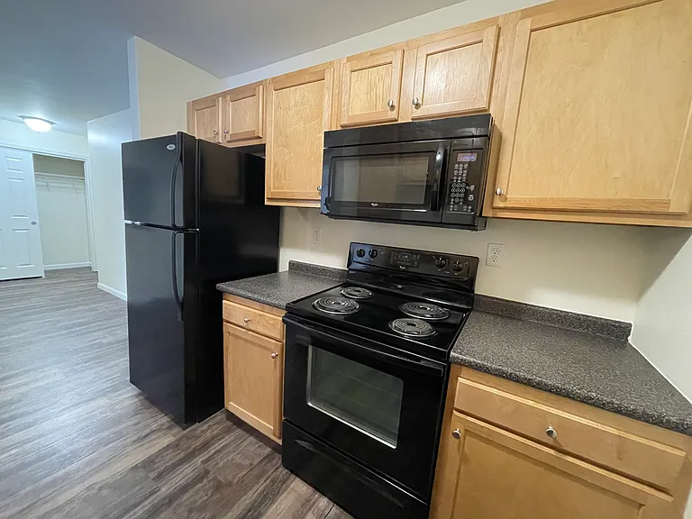 Redstone Apartments — Photo 20