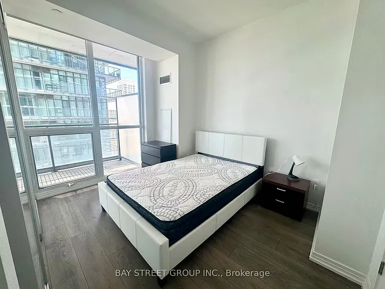 45 Charles St E #2805 — Photo 4