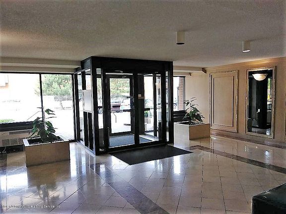 3rd image of 75 Essex Dr APT 1E