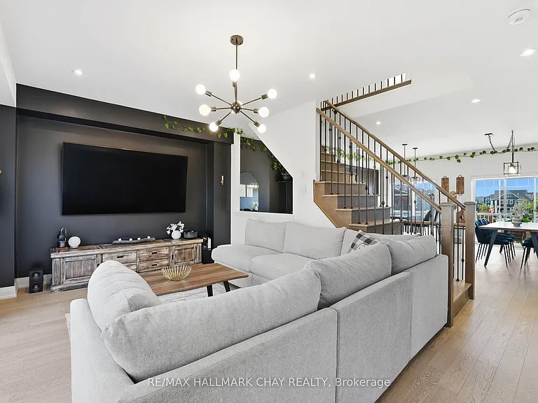 29 Shelburne Ave — Photo 3