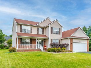319 Tullamore St, Howell, MI 48843
