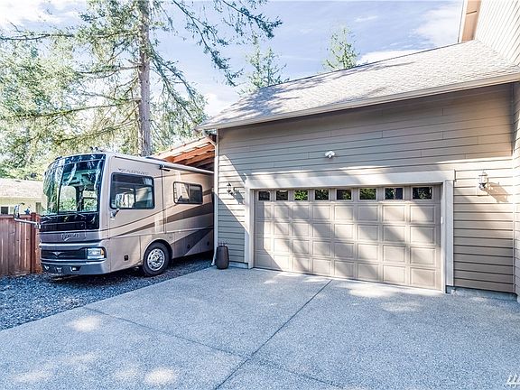 5th image of 10010 Lake Steilacoom Dr SW