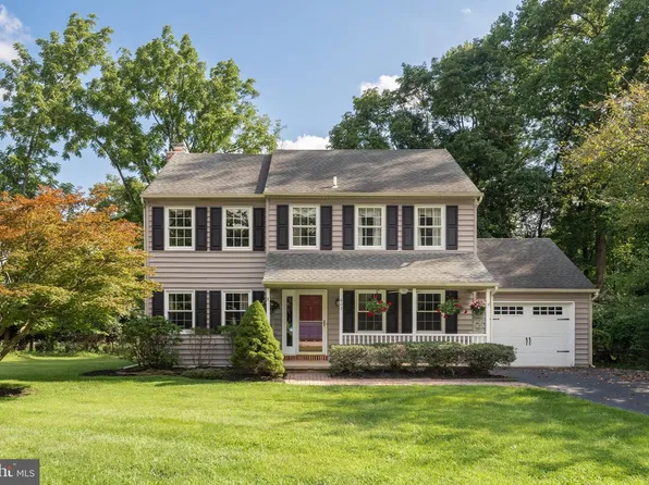 602 Lorient Dr, West Chester, PA 19382