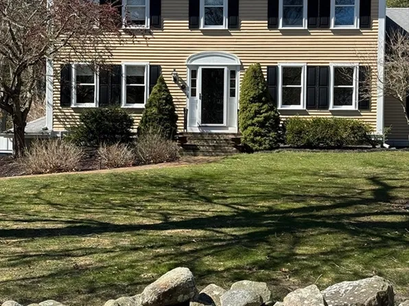 61 Forge Ln, Marshfield, MA 02050