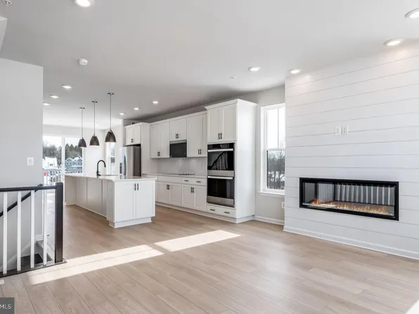 2100 Peace Lily Ln, Frederick, MD 21702