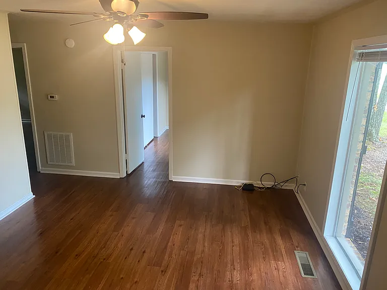 1316 Diuguid Dr — Photo 2