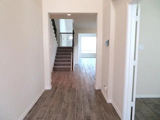 4 bed, 3.5 bath, 2740 sqft, $3,000 — Photo 2