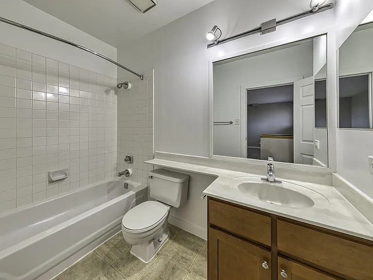 Oak Park City — Photo 25