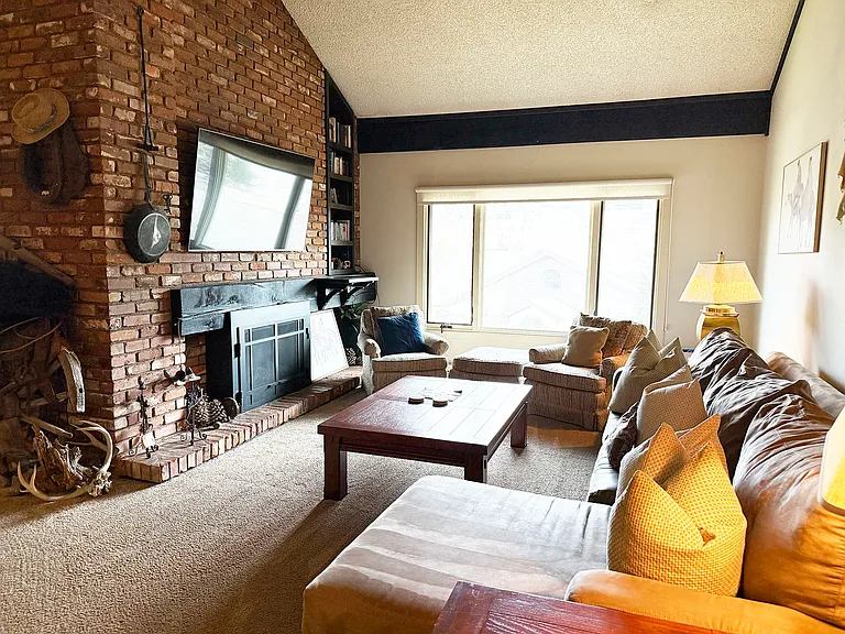 2080 Trollhaugen Ct #310 — Photo 34