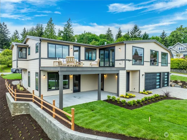 1815 Holbrook Avenue, Everett, WA 98203