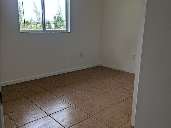 5th image of 1627 NE 36th St