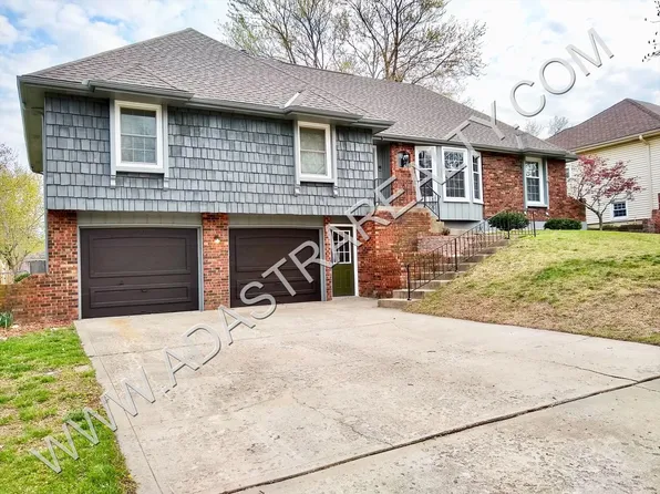 1201 NE 82nd St, Kansas City, MO 64118