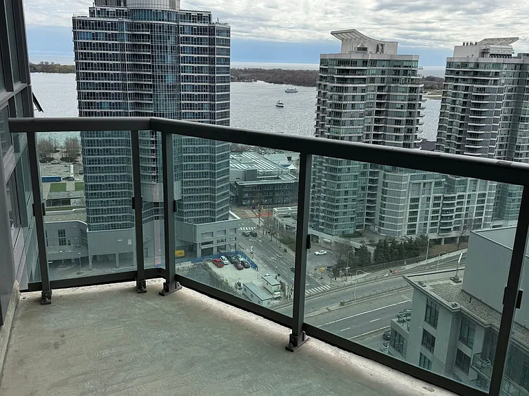 19 Grand Trunk Cres #2915 — Photo 32