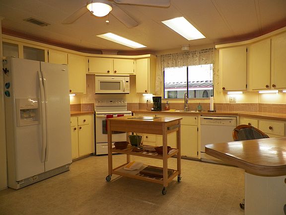 3rd image of 438 Marywood Parkwood S