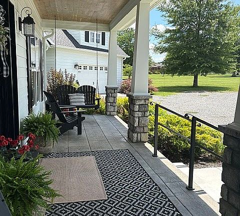 5th image of 189 Sharon Ln