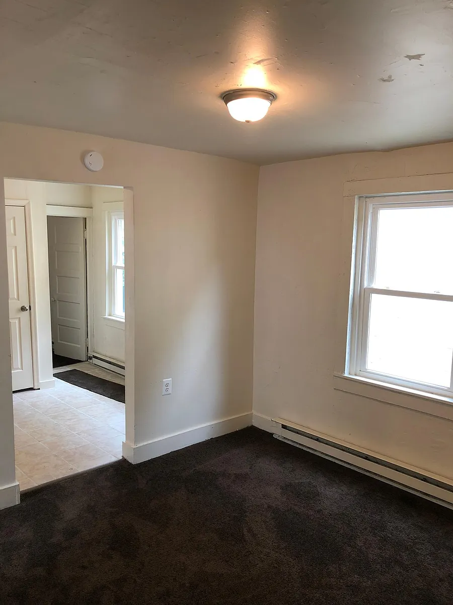 Building Photo - 313 Prince Edward St #2