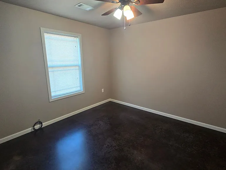 1423 McLain St #9 — Photo 13