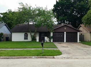 5711 Chrystell Ln, Houston, TX 77092