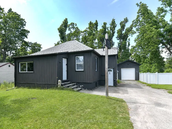 26 South St S, Orillia, ON L3V 3S9