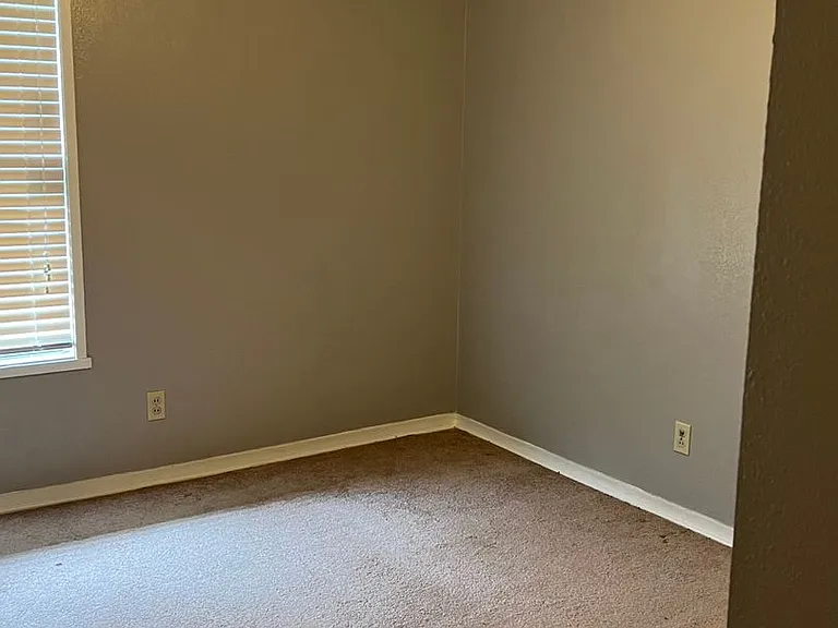 818 Willow Dr — Photo 11