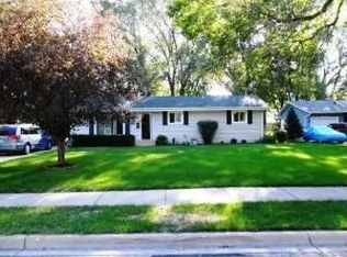 531 Indianwood Dr, Carol Stream, IL 60188