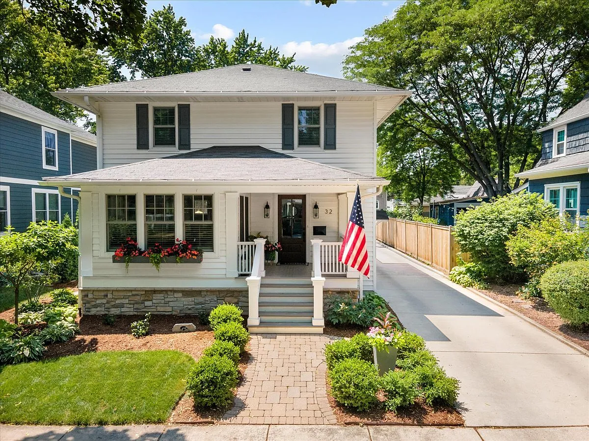 32 McKinley Ave photo 1