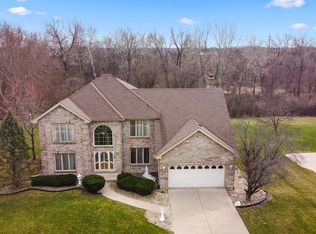 7233 Southwick Dr, Frankfort, IL 60423