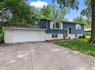 2 Groton Dr, Springfield, IL 62702