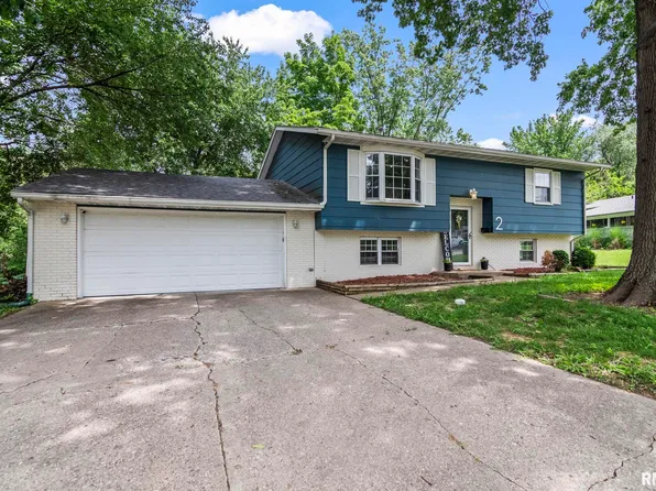2 Groton Dr, Springfield, IL 62702